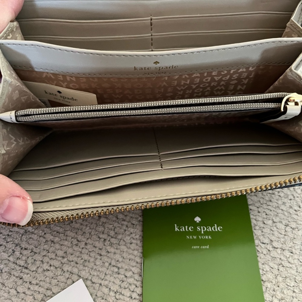 KATE SPADE ♠️  KAY STREET NEDA CONTINENTAL WALLET IN LEATHER AND COMOR SIDEWALK - Picture 9 of 14